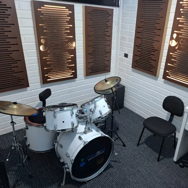 Sala de bateria com tratamento acústico